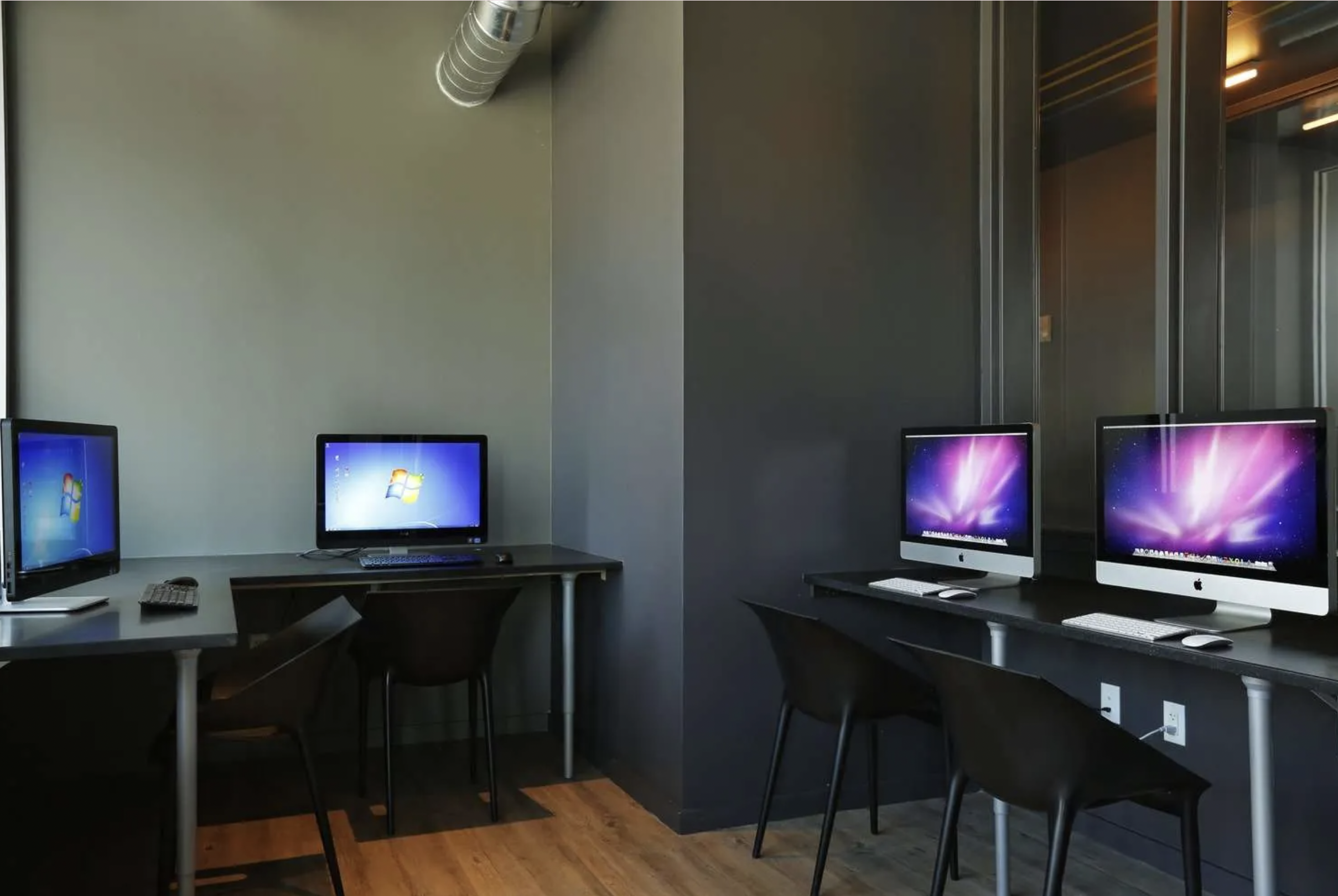 Image of University Houses computer room