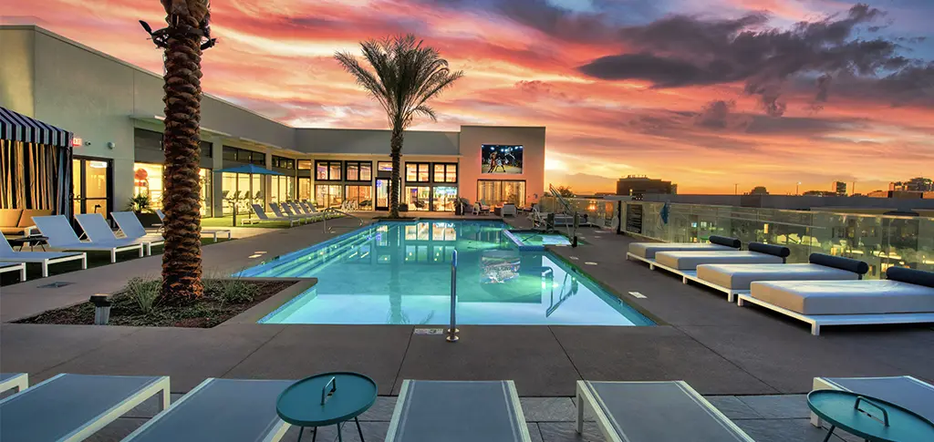 Canvas Tempe pool deck