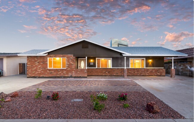 Exterior photo of traditional house in Tempe